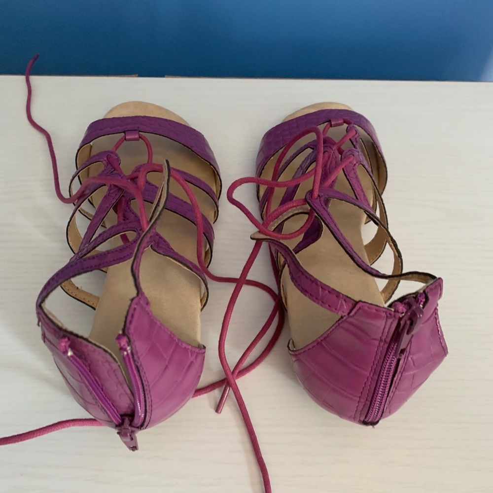 Size 10 purple sandals! - Picture 4 of 5